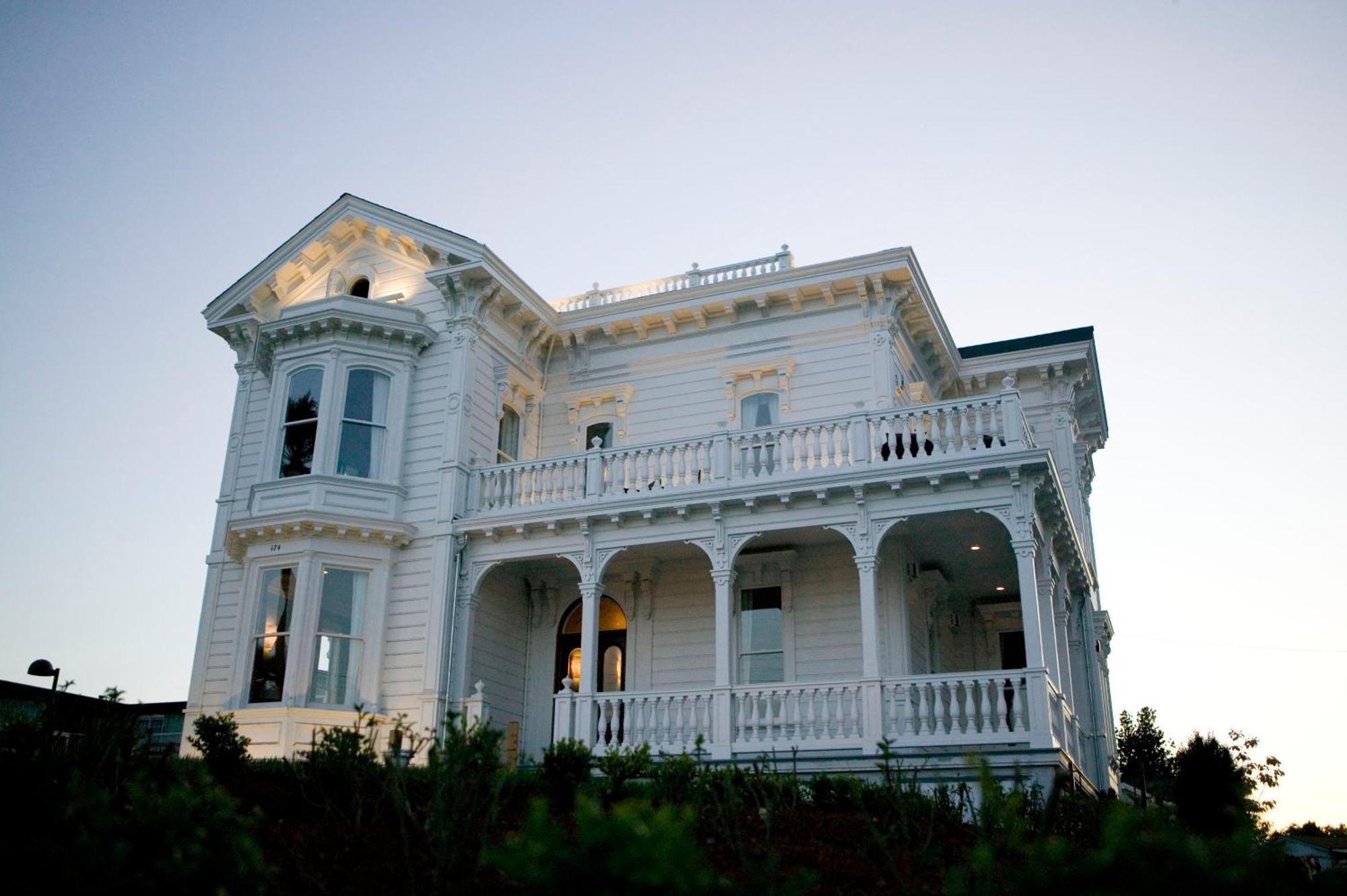 Hotel West Cliff Inn, A Four Sisters 4*